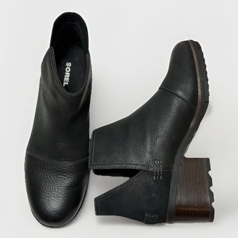 Sorel Black leather suede Cate Cut Out ankle booties shoes